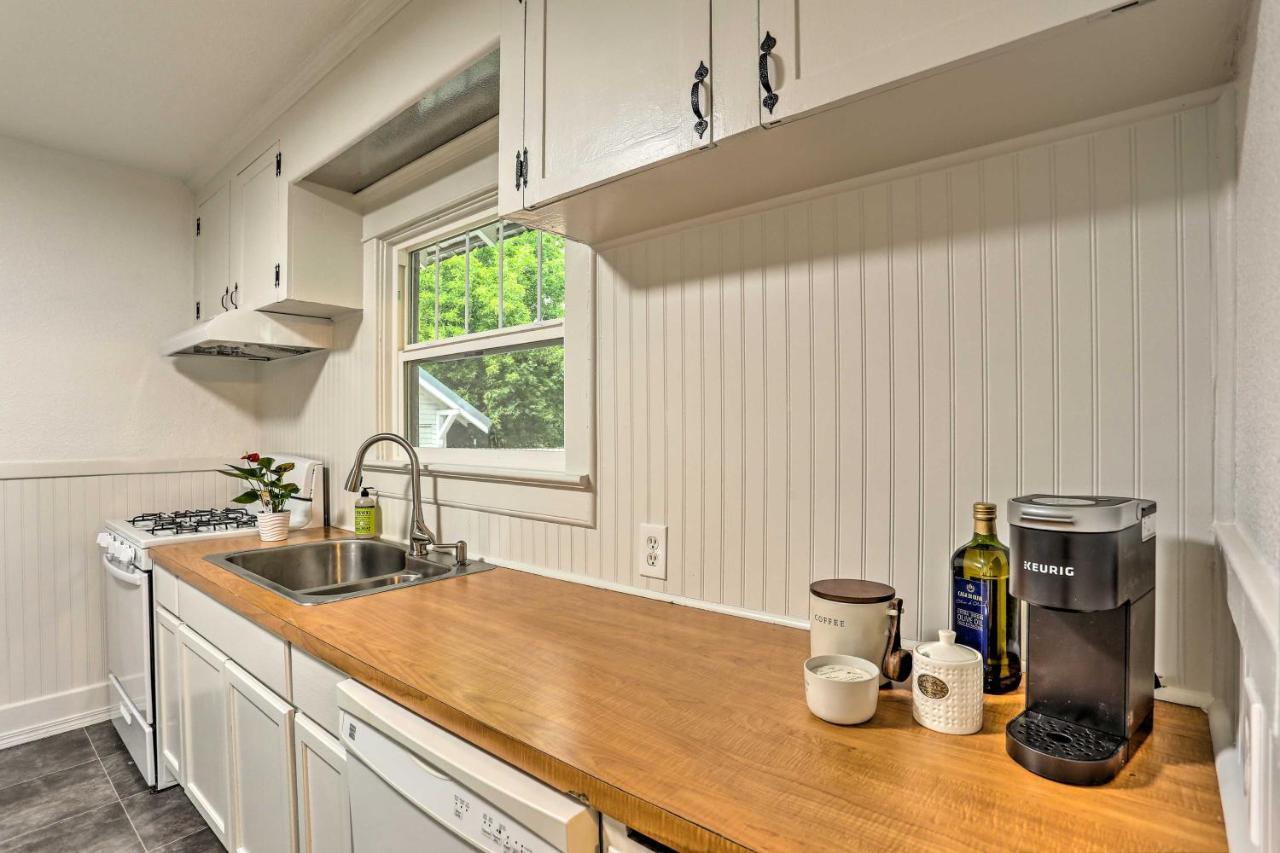 Pet-Friendly Baker City Escape With Private Yard! ภายนอก รูปภาพ