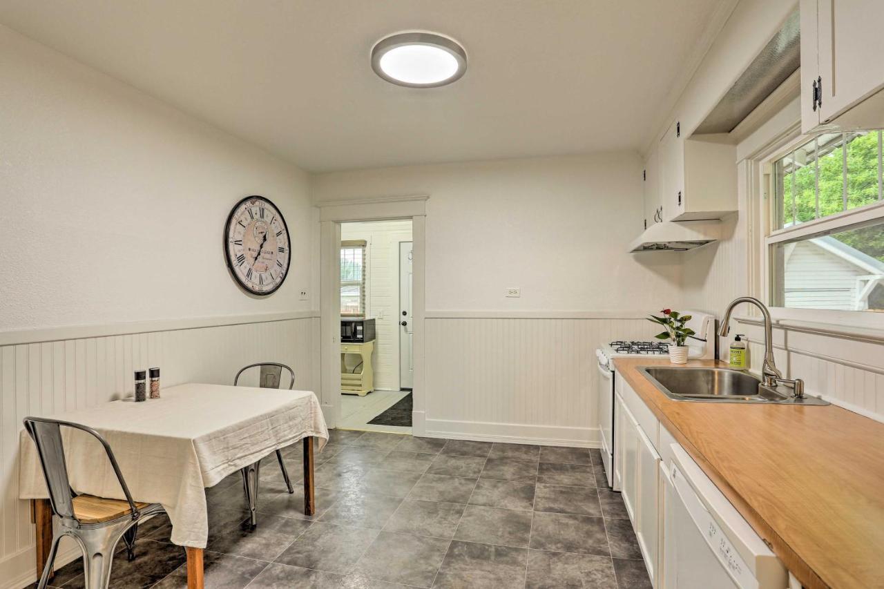 Pet-Friendly Baker City Escape With Private Yard! ภายนอก รูปภาพ